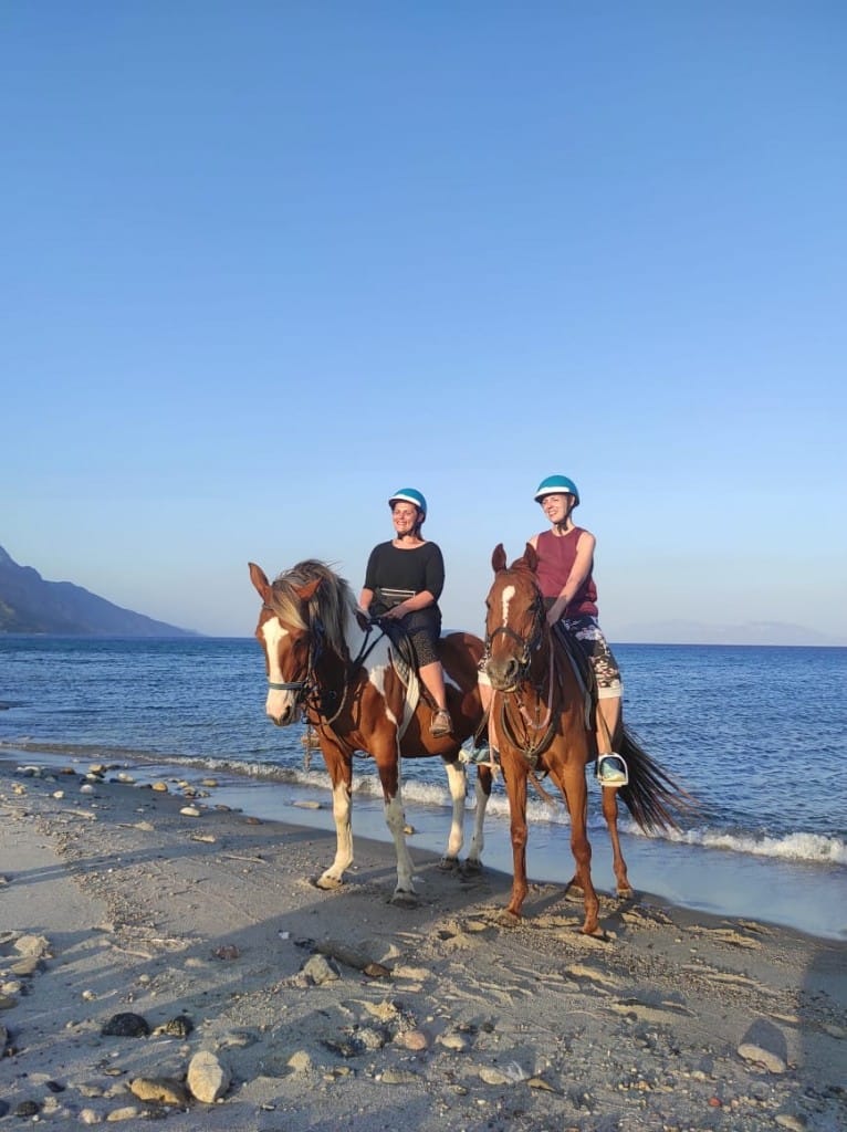 kardamenahorseriding beach ride image 3